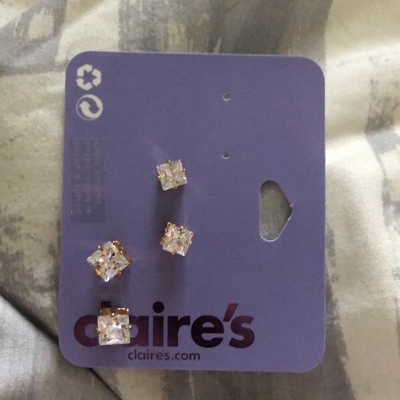 NWOT earrings - Picture 1 of 2